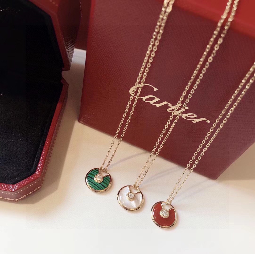 NO:106350,Cartier Cartier Amulet Series Amulet Necklace Gold Ultra-high-end Customization Original Creation Imported White Agate Turquoise Red Agate, Jewelry Boutique, Cartier, Cartier, Necklace, Gold19860909Cartier 卡地亚 护身符系列 护身符项链 黄金色 超高端定制 原版打造进口白玛瑙 绿松石 红玛瑙,饰品精品,cartier,cartier,necklace,gold,Jewelry