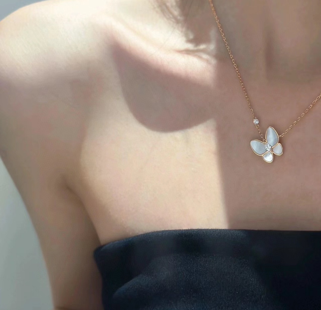 Luxurious Natural Shell Necklace with 18K Gold Plating and Diamond Button - 图片 6