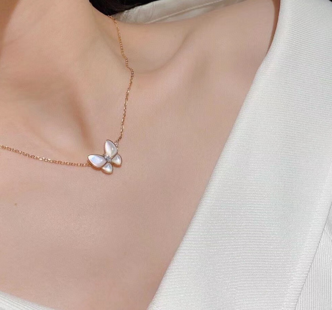 Luxurious Natural Shell Necklace with 18K Gold Plating and Diamond Button - 图片 3