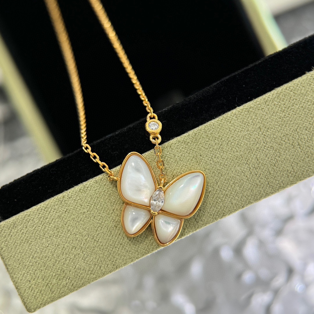 Luxurious Natural Shell Necklace with 18K Gold Plating and Diamond Button - 图片 4