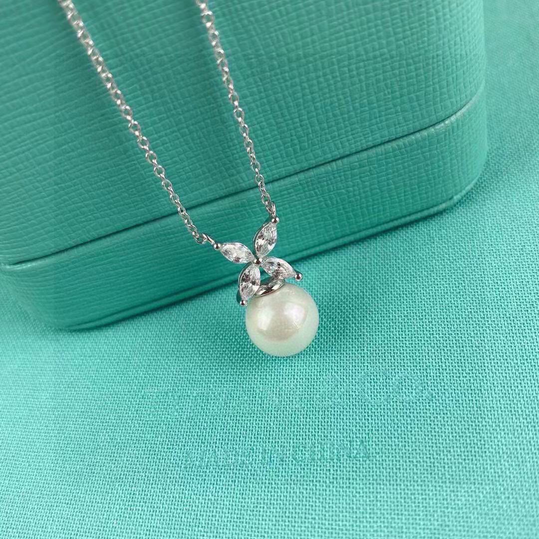 NO:106369,New 925 precision-crafted Tiffany Natural Pearl Horse Eye Necklace Elegant Series!  8mm Japanese akoya sea water pearl, perfect round, flawless, aurora!  Spot. Advanced version. Good gifts for New Year. Natural pearls are not returned or exchanged, jewelry is fine, tiffany, necklace19860909新款925精工制作 蒂芙尼天然珍珠马眼项链 优雅系列！8mm日本akoya海水珍珠,正圆,无暇,极光！现货.高级版本 过年送礼佳品.天然珍珠不退不换,饰品精品,tiffany,necklace,Jewelry