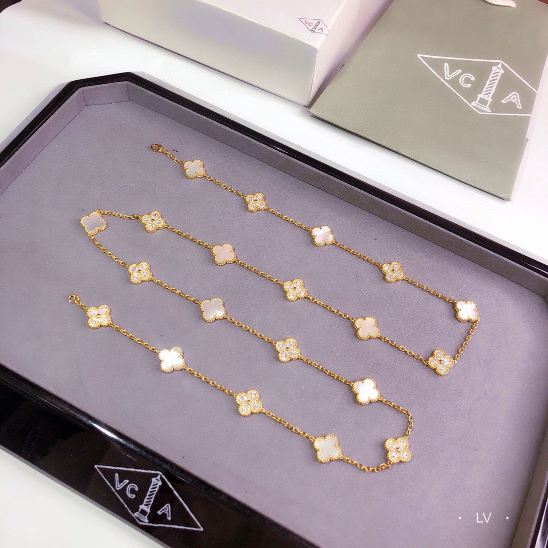 NO:105868,[Purchase level] vca four-leaf clover Van Clerk Arpels, full diamond white Fritillaria, twenty-flower necklace, 20 flowers, Color Bao long chain sweater chain, many people pay attention to shipment and recognize goods, super heavy industry style, seamless inlay counter original diamond inlay back comparison, and price comparison, special inlay high-carbon diamond precision I-printed!  Original diamond buckle luxury exquisite jewelry boutique van cleef sweaters necklace19860909【代购级别】vca四叶草梵克雅宝 满钻白贝母 二十花项链 20花 彩宝长链毛衣链注意出货识货的人还是很多的,超级重工的款式 无缝镶嵌专柜原版镶钻背面比货再比价特镶嵌高碳钻精工字印齐全！原版菱形扣 奢侈 精致,饰品精品,van cleef,sweaters,necklace,Jewelry