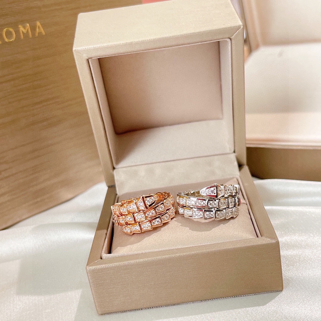NO:105876,[Purchase level] Bvlgari SERPENTI series, three-layer, full diamond, snake ring, the highest version on the market!  !  The workmanship is as shown in the figure. Welcome to compare the shops. Exclusive imported s925 sterling silver is made of electroplated thick gold. It uses imported spring silver. It does not deform. It does not fade or allergic. It does not pick on the mouth. It can be adjusted. Platinum. Rose gold, jewelry quality. Bottega veneta, bvlgari, bvlgari, ring, pure silver.19860909【代购级别】Bvlgari 宝格丽 SERPENTI系列 三层 满钻 蛇戒指 市面最高版本！！做工如图可见 欢迎货比三家 独家进口s925纯银材质电镀厚金 采用进口弹簧银 不变形 不褪色不过敏 开口不挑手 可调节 铂金 玫瑰金,饰品精品,bottega veneta,bvlgari,bvlgari,ring,pure silver,Jewelry