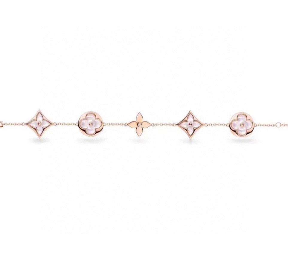 NO:104743,Lv Louis Vuitton New Style Five Flower Bracelet Selected German imported s925 sterling silver material Electroplating 18k gold High-quality real shot The counter is released simultaneously [color] Platinum champagne bracelet, jewelry boutique, louis vuitton, louis vuitton, bracelet, pure silver19860909Lv 路易威登 新款 五花 手链 精选德国进口s925纯银材质 电镀18k金 高品质实拍 专柜同步上新[色] 铂金色 香槟色 手链,饰品精品,louis vuitton,louis vuitton,bracelet,pure silver,Jewelry