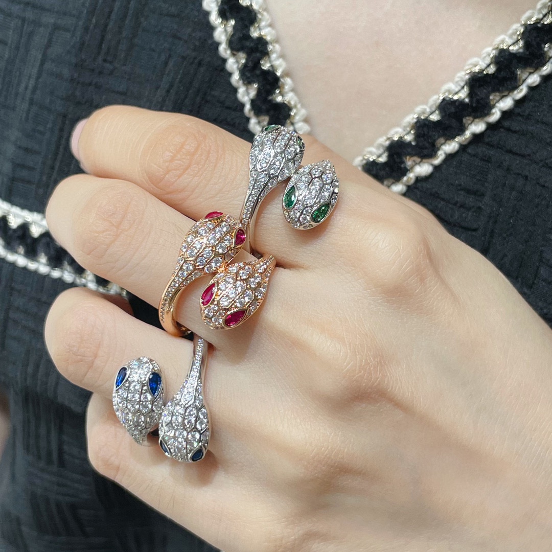 👑宝格丽满钻蛇戒指💍✨💕众明星爱戴✨打造 时尚高级精品 宝格丽奢侈品蛇升级版👍BVLGARI 新款火爆上