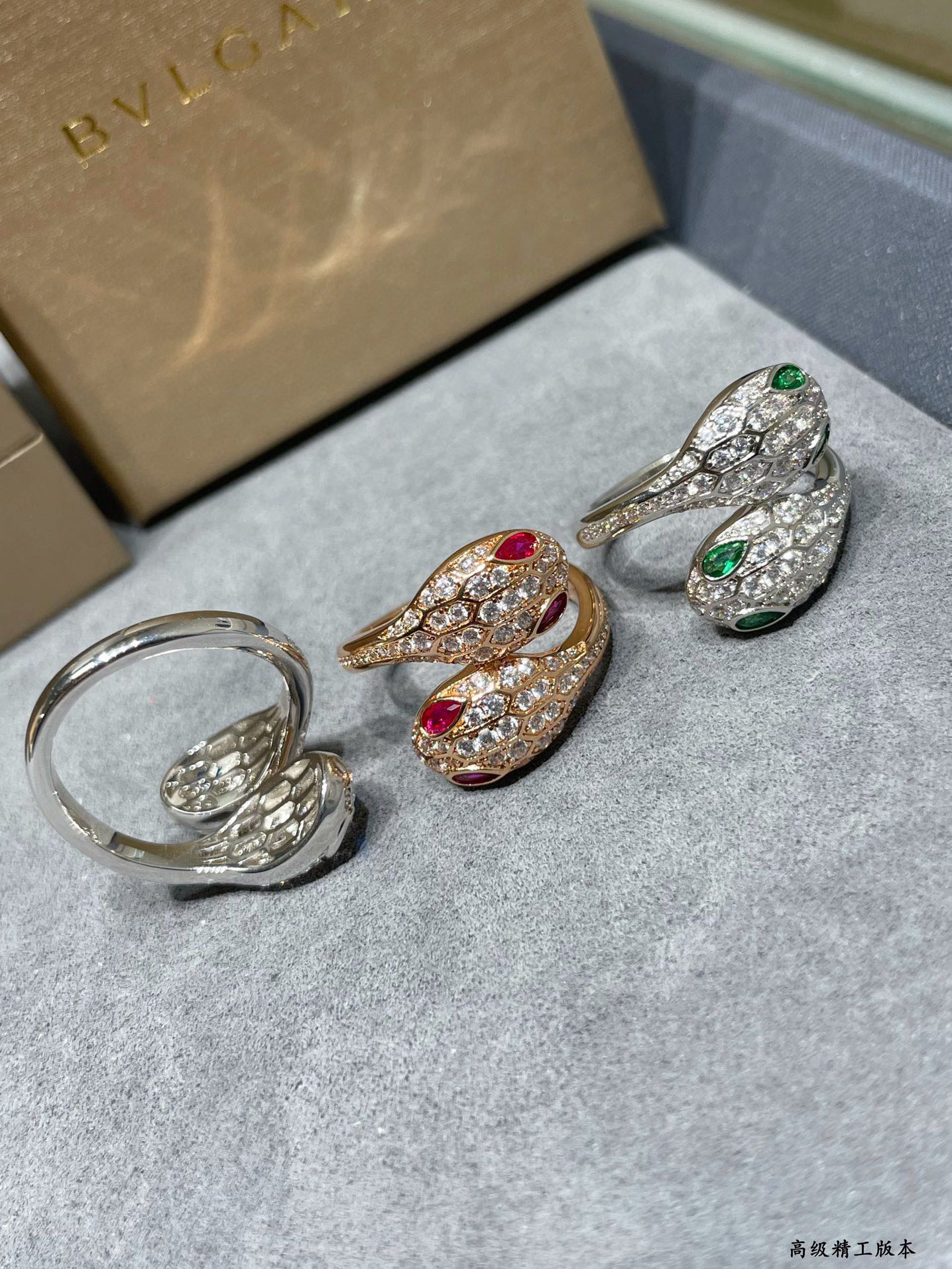 👑宝格丽满钻蛇戒指💍✨💕众明星爱戴✨打造 时尚高级精品 宝格丽奢侈品蛇升级版👍BVLGARI 新款火爆上