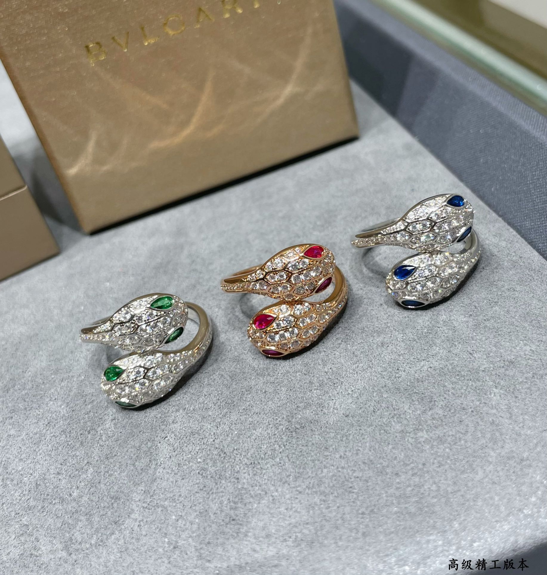 👑宝格丽满钻蛇戒指💍✨💕众明星爱戴✨打造 时尚高级精品 宝格丽奢侈品蛇升级版👍BVLGARI 新款火爆上