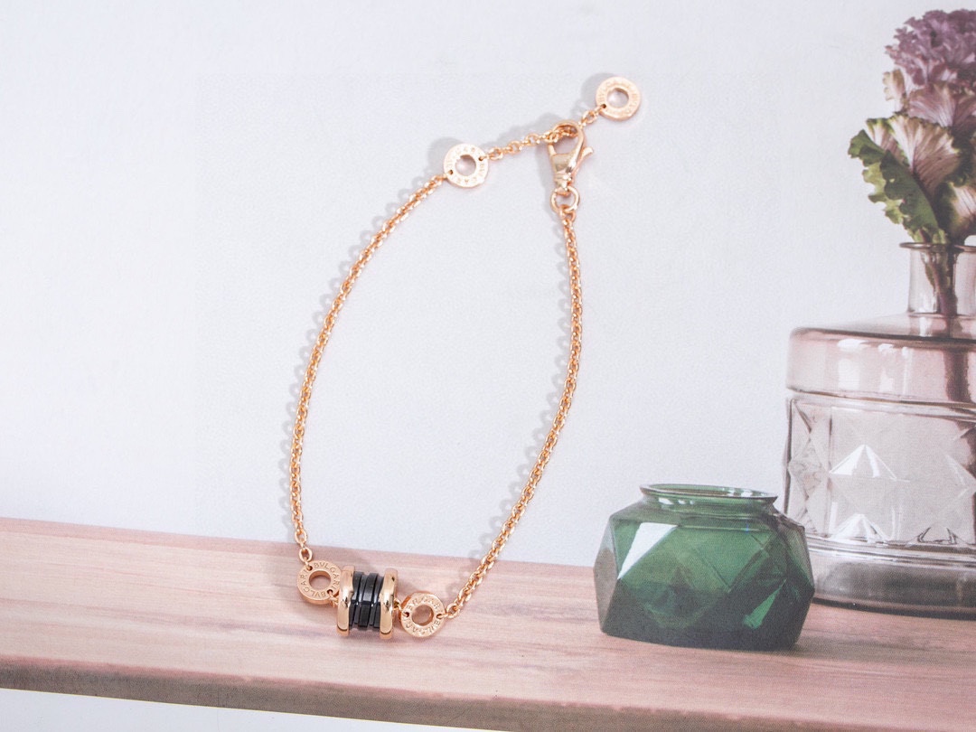 NO:112433,BV black ceramic bracelet!  The new B.zero1 