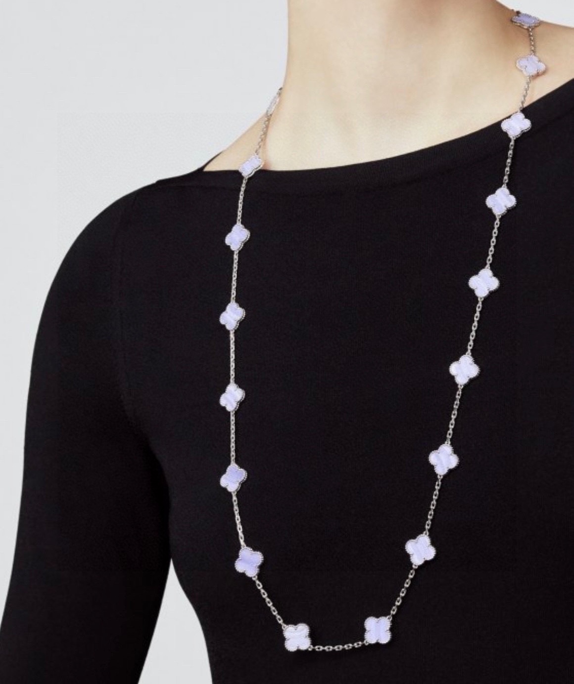 NO:107023,Van Cleef & Arpels Van Cleef & Arpels Classic Four-leaf Cleef Twenty Flowers 20 Flowers Sweater Chain Necklace Natural Purple Cleef 1.5cm Four-leaf Cleef Classic styles, jewelry boutiques, christian louboutin, van clue, sweaters, necklace19860909Van Cleef &Arpels 梵克雅宝经典四叶草二十花20花毛衣链项链天然紫玉髓1.5cm四叶草 经典不衰的款式,饰品精品,christian louboutin,van cleef,sweaters,necklace,Jewelry