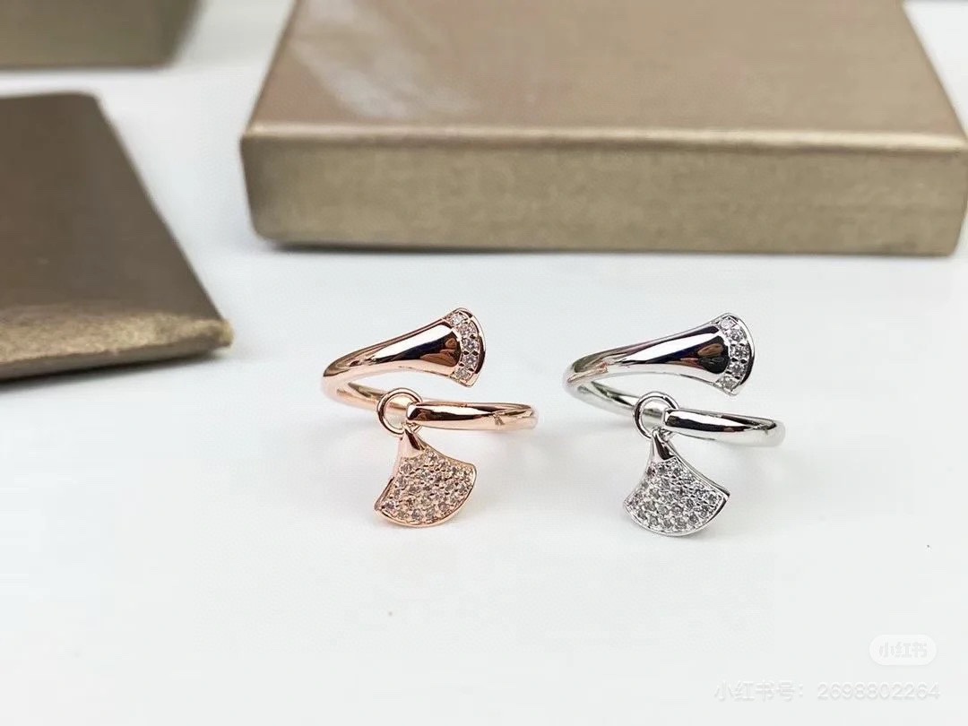 NO:107015,Bulgari full diamond movable skirt ring arrives, champagne gold, platinum, single size for opening, jewelry bvlgari, skirts, ring19860909宝格丽满钻活动裙子戒指到货,香槟金,白金色,开口均码,饰品精品,bvlgari,skirts,ring,Jewelry