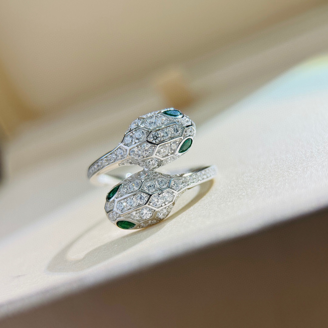NO:106841,Bv Home Two-headed Snake Ring The highest quality on the market, can be worn by both men and women, exquisite original work, one-to-one-comparison of custom-made, full diamond imported from Germany, platinum, fried chicken elegant and noble, electroplated thick gold, 678-digit ring, jewelry quality, bottega veneta,ring19860909Bv家 双头蛇 戒指 市面最高品质 男女均可佩戴 精工细作原版一比一定制 采用德国进口材质满钻 铂金 炒鸡优雅高贵 电镀厚金 678码戒指,饰品精品,bottega veneta,ring,Jewelry