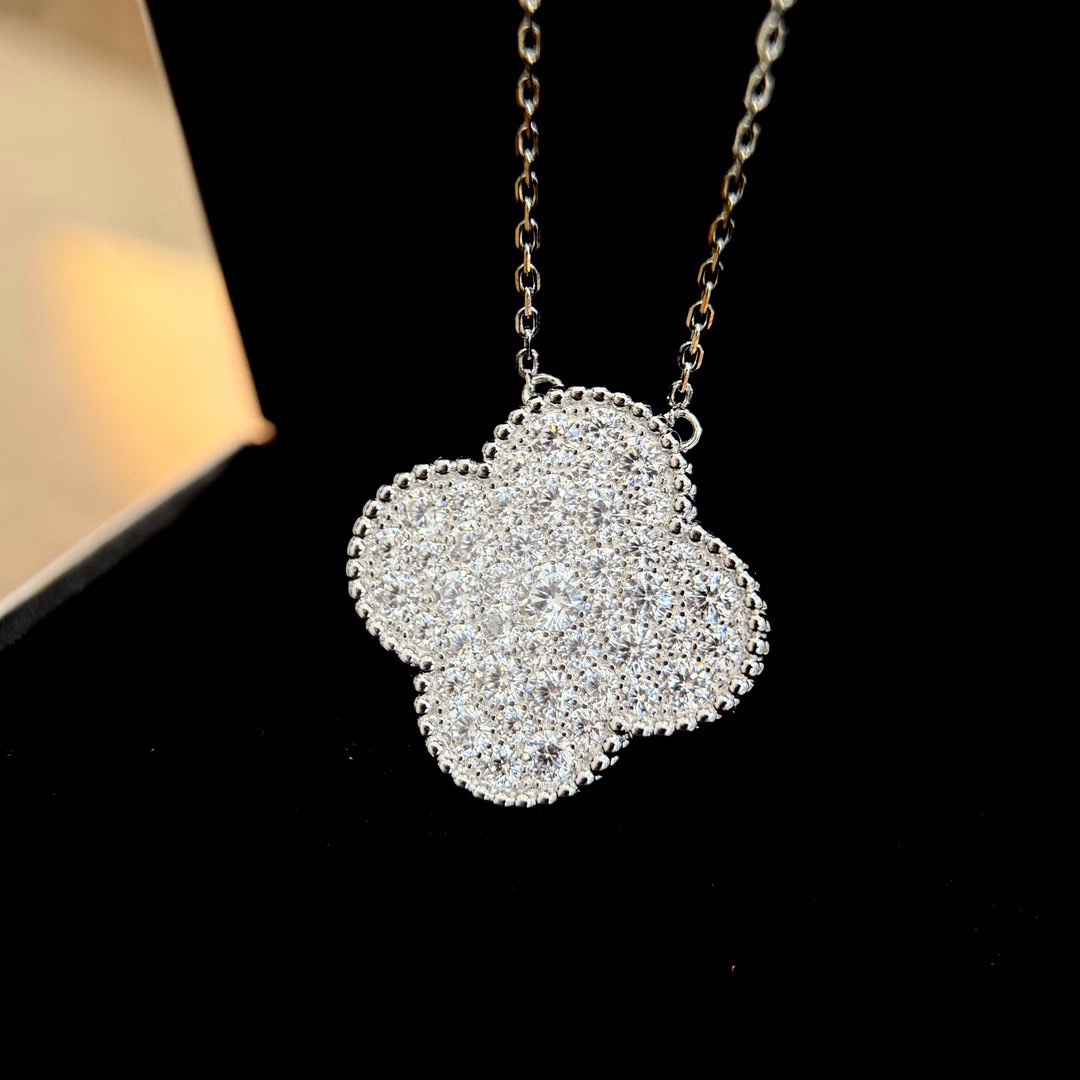 Vanya Family’s New Diamond Necklace: Four Leaves, Large Chains, High Fineness. - 图片 4
