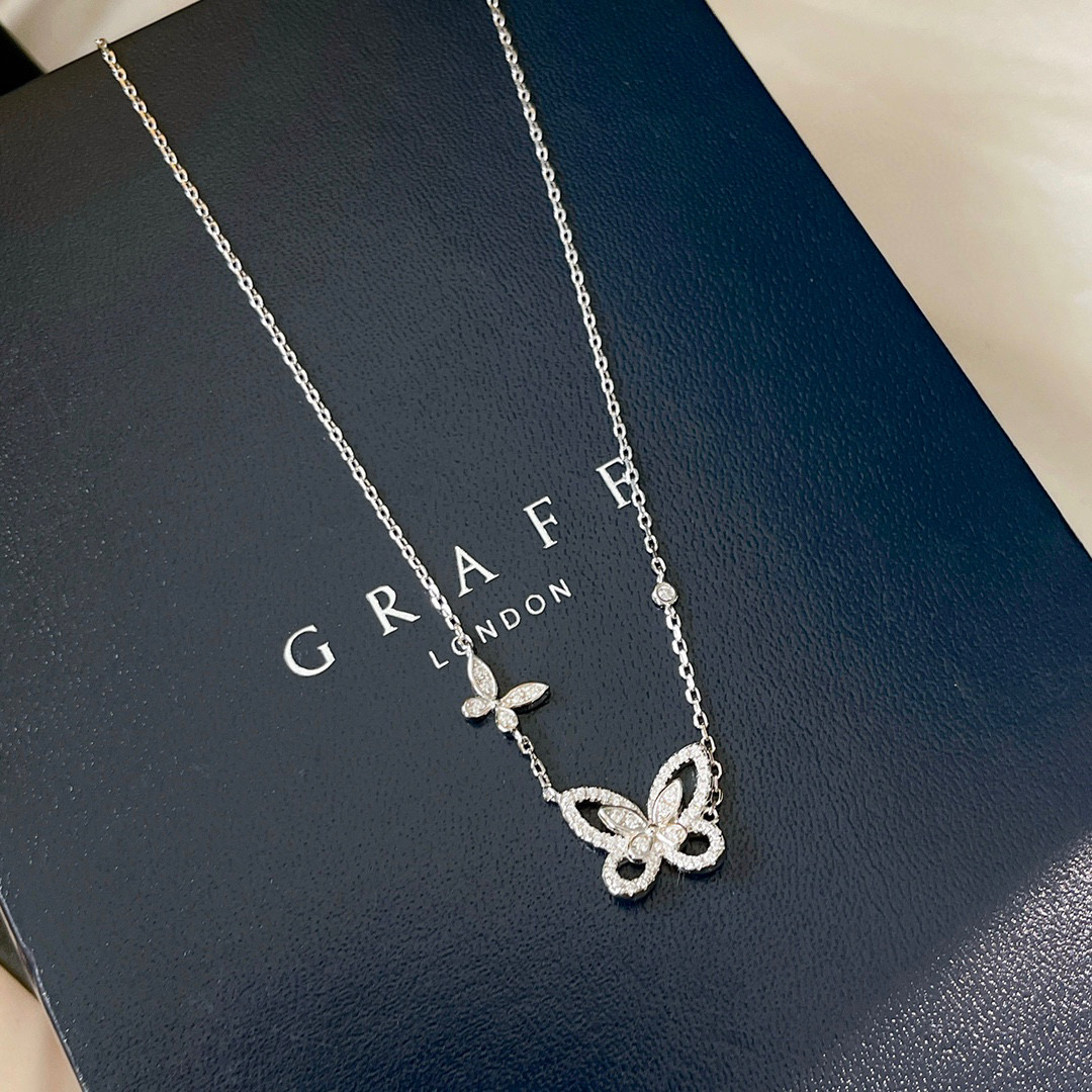 NO:112471,Can draw the Ragraff slanted butterfly necklace, high-end jewelry works. The bow with agile lines may be surrounded by fingers, shines at the neck, or draws a perfect curve in the ears, interpreting the modern high-end jewelry style in a bold style, jewelry quality, graff, necklace19860909可抽拉格拉夫斜蝴蝶项链,高级珠宝作品 线条灵动的蝴蝶结或环绕指间、或在颈窝处闪耀、亦或在耳畔划出完美弧度,以大胆的风格演绎现代高级珠宝风格,饰品精品,graff,necklace,Jewelry