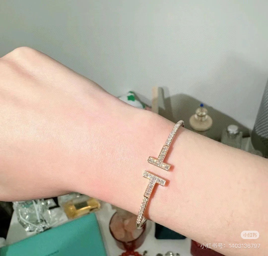 Stylish New Merchandise: T-shirts, Smiley Face, Double T 2.0, Beautiful Bracelets in Premium Materials - 图片 8