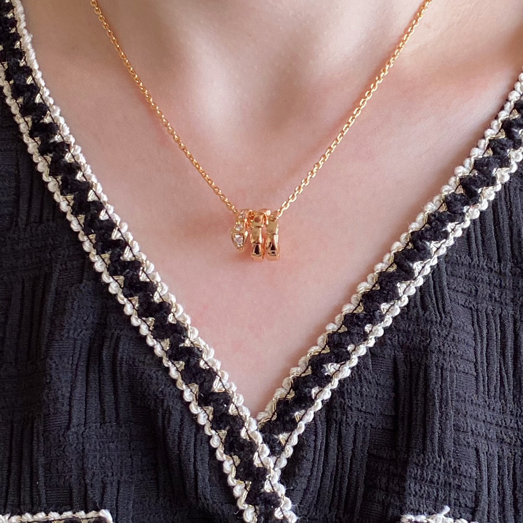 NO:115552,BV Bulgari high-end three-round head and tail drill snake necklace, real fragrance series... The real thing is simple and elegant, exquisite workmanship, fine jewelry, bottega veneta, bvlgari, necklace19860909BV 宝格丽高级三圈头尾钻蛇项链,真香系列... 实物简单大方 做工精致.,饰品精品,bottega veneta,bvlgari,necklace,Jewelry