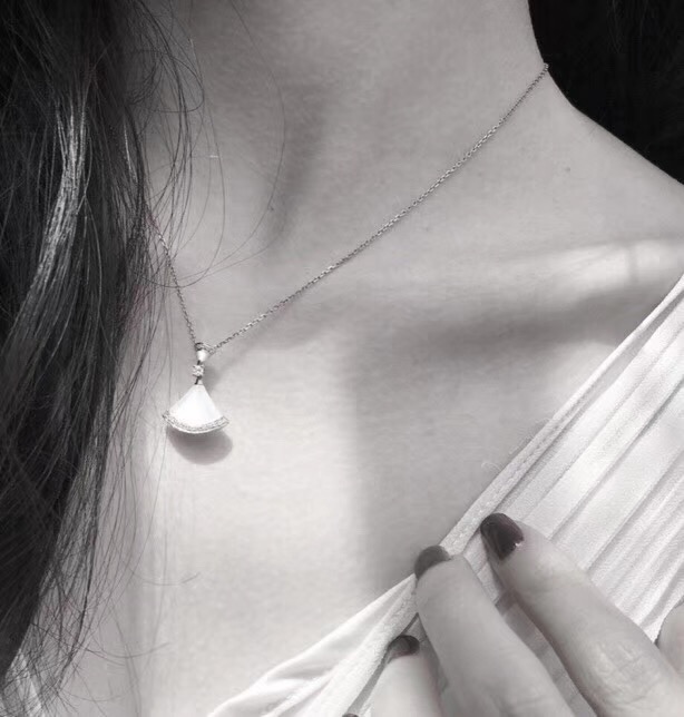 Bvlgari 宝格丽 Diva系列👗扇形裙子带钻项链 🌈铂金色 纯洁美好人心高端定制 进口精镶工艺电镀