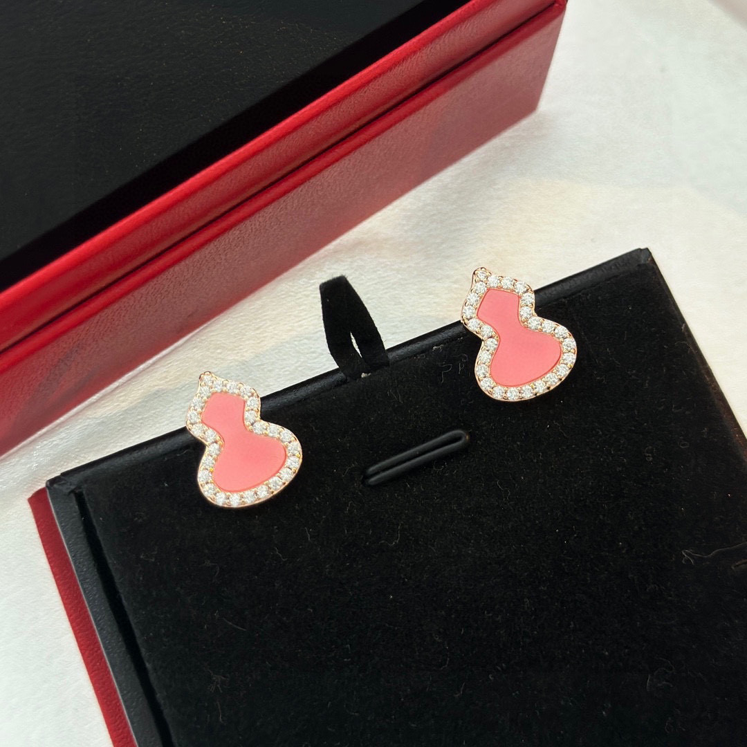 NO:105516,qeelin high-end jewelry, pink ceramics, gourd earrings [purchase level], same style, goddess, gourd symbolizes blessings [] very eye-catching small earrings, exquisite embellishment, high-end custom-plated thick gold, first-class texture, back cover version, earrings, jewelry quality, qeelin19860909qeelin麒麟 高端珠宝 粉陶瓷 葫芦耳钉【代购级别】 女神同款 葫芦寓意有福禄[]非常吸睛的小耳钉,精致的点缀 高端定制镀厚金, 质感一级棒 封底版本 耳钉,饰品精品,qeelin,Jewelry