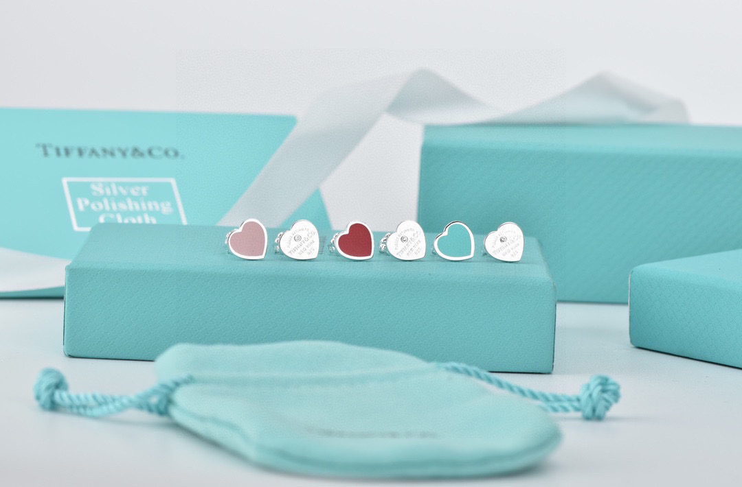 NO:107752,Tiffany Tiffany Classic Heart Card Enamel Asymmetry Earrings Exclusive One-to-One-Pre-Customization Civilization Symbolizes Classic Elements Original AG925 Sterling Silver Counter-Pre-Pre-Pre-Pre-Earrings, Premium Jewelry, Tiffany, Pure Silver19860909Tiffany 蒂芙尼 经典 心牌 珐琅 不对称 耳钉 独家一比一定制 象征经典元素的文明 原版ag925纯银 专柜对版 耳钉,饰品精品,tiffany,pure silver,Jewelry