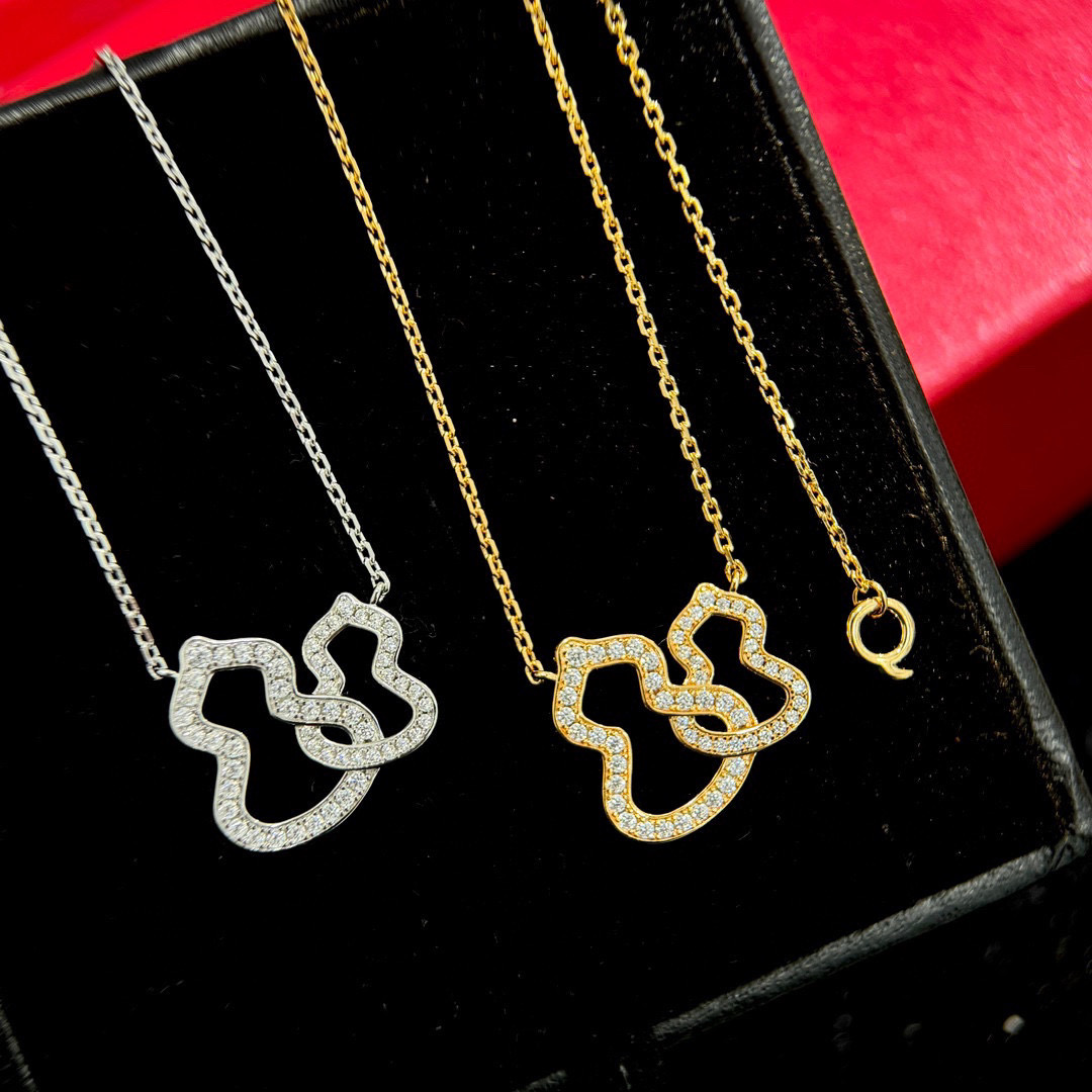 NO:382483,The same style as the stars, full diamond, double gourd, necklace. The gourd is often used to represent good fortune. The vines with lush branches and leaves and fruits and the gourd with seeds represent 'birth and prosperity for generations'; it means health, longevity and peace. High-end Kirin jewelry original inlay platinum rose gold two colors electroplated thick gold necklace, jewelry quality, qeelin, necklace19860909明星同款 满钻 双葫芦 项链 .常用葫芦来表示福禄. 枝叶繁茂、多果的藤蔓与多籽的葫芦表示“子孙万代,繁茂吉祥”； 寓意健康、长寿、平安. 高端麒麟珠宝 原版镶嵌打造 铂金 玫瑰金 两色 电镀厚金 项链,饰品精品,qeelin,necklace,Jewelry