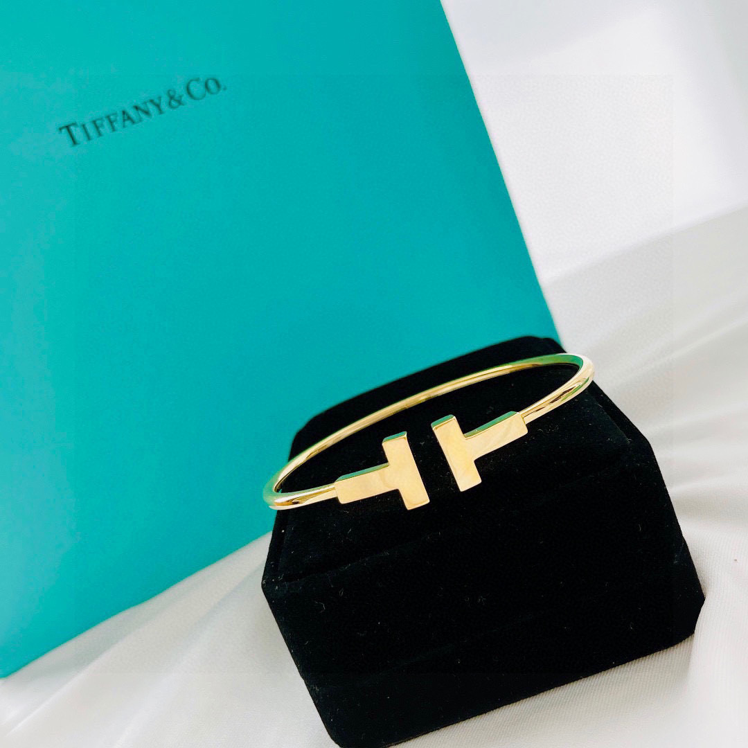 👑Tiffany 蒂夫尼 夏季新款 光面 大号双T 弹簧开口手镯 粗版 精选进口 材质电镀厚金 超精工 