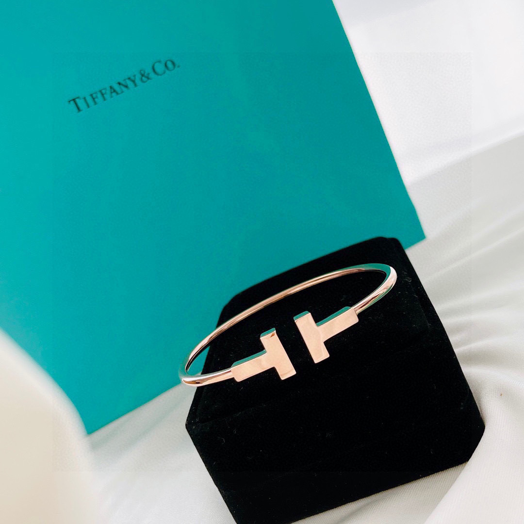 👑Tiffany 蒂夫尼 夏季新款 光面 大号双T 弹簧开口手镯 粗版 精选进口 材质电镀厚金 超精工 