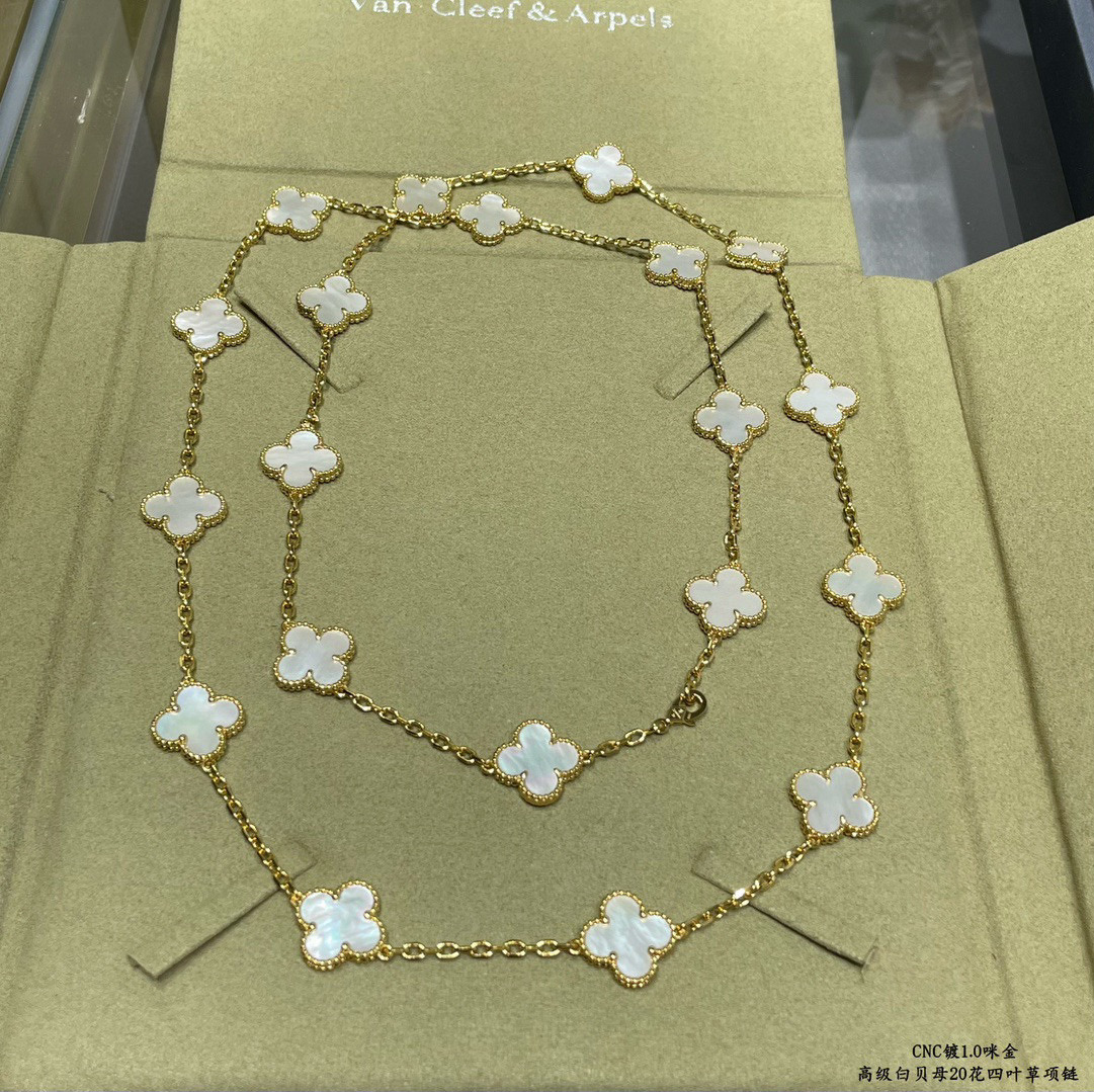 👑VCA高级白贝母20花四叶草项链。Cleef&ArPels 🍀🍀🍀四叶草 此系列设计灵动，线条流畅，易