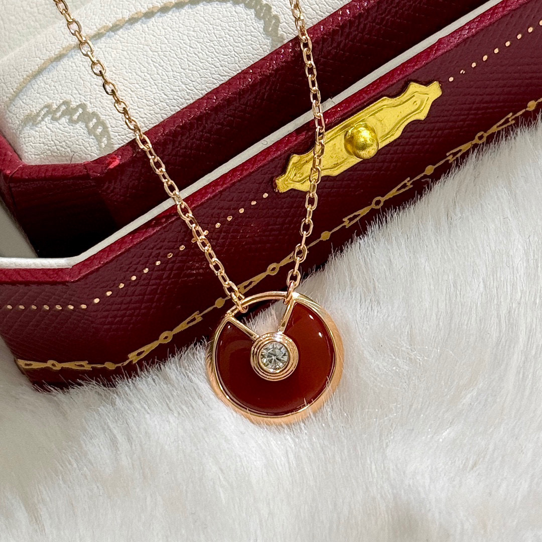 NO:582174,Kajia Flying Saucer Amulet Diamond Necklace Top-level craftsmanship customization Fine details The mother-of-pearl carving that means protection opens the lucky amulet and protects your happiness Big brand style Full diamond design Luxurious upgraded fried chicken looks great The texture is awesome Rose gold Electroplated thick gold necklace, boutique jewelry, necklace19860909卡家 飞碟 护身符钻石 项链 顶级工艺定制 细节做工精细 寓意守护的珍珠母贝雕琢开启幸运的护身符,守护你的幸福 大牌风格 满钻设计 奢华升级炒鸡好看 质感超赞 玫瑰金 电镀厚金项链,饰品精品,necklace,Jewelry