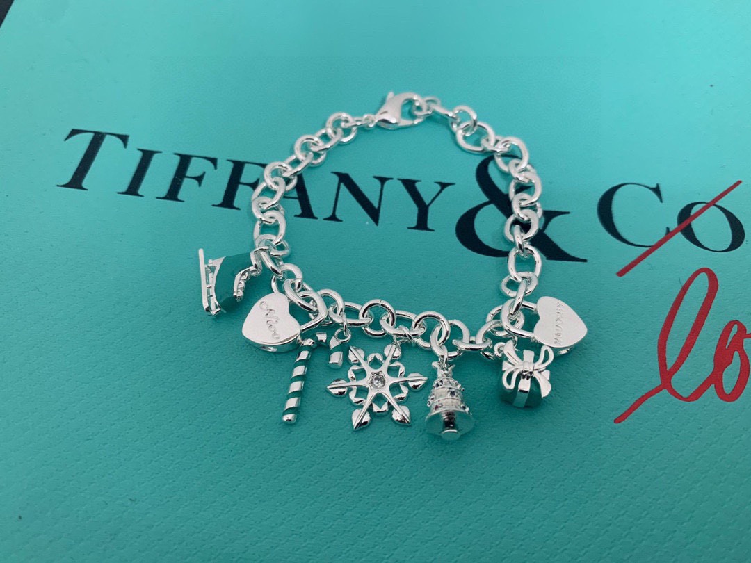 NO:643143,Tiffany Christmas Bracelet official website launches Christmas models, mainly popular styles, essential gifts for gifts, exquisite jewelry, tiffany, bracelet19860909蒂芙尼 圣诞手链 官网推出圣诞款主打流行款式 送礼必备神器,饰品精品,tiffany,bracelet,Jewelry