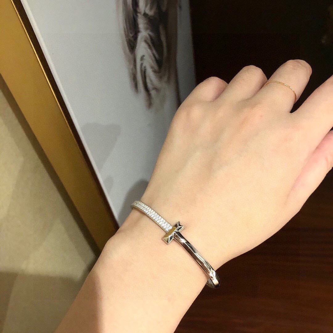 Tiffany & Co. Tiff 蒂芙尼 T1系列 宽版 半钻 手镯 独家首发 高端定制 女神同款 设计彰显 优雅