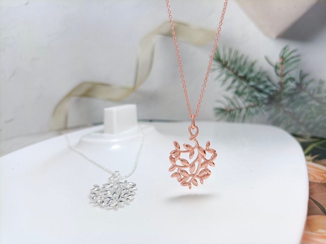 NO:768419,Tiff@ny Infinity Hong Kong genuine purchase of Tiffany necklace tiffany olive leaf sterling silver pendant leaf women's model is consistent with the original product. This product sells for more than 3700 at the counter. Fine jewelry, tiffany, necklace, pure silver19860909Tiff@ny Infinity香港正品代购蒂芙尼项链tiffany橄榄叶纯银吊坠树叶女款跟正品一致,此货放在柜台就卖3700多了,饰品精品,tiffany,necklace,pure silver,Jewelry