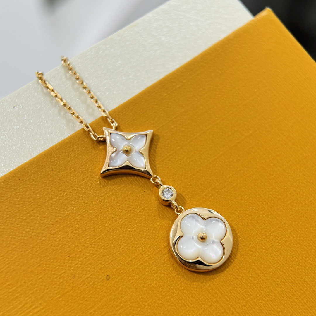 NO:724144,Fashion Big Brand Lujia New Style Four-leaf Clover Double Flower Tassel Flower Necklace Top quality Exquisite workmanship High-end electroplating 18k gold Counter synchronization data Super versatile Exquisite and elegant Rose gold Electroplating thick gold Necklace, jewelry boutique, louis vuitton, louis vuitton, necklace19860909时尚 大牌 驴家 新款 四叶草 双花 流苏 花朵 项链 顶级品质 工艺精湛 高端电镀18k金 专柜同步数据 超级百搭 精致优雅 玫瑰金 电镀厚金 项链,饰品精品,louis vuitton,louis vuitton,necklace,Jewelry