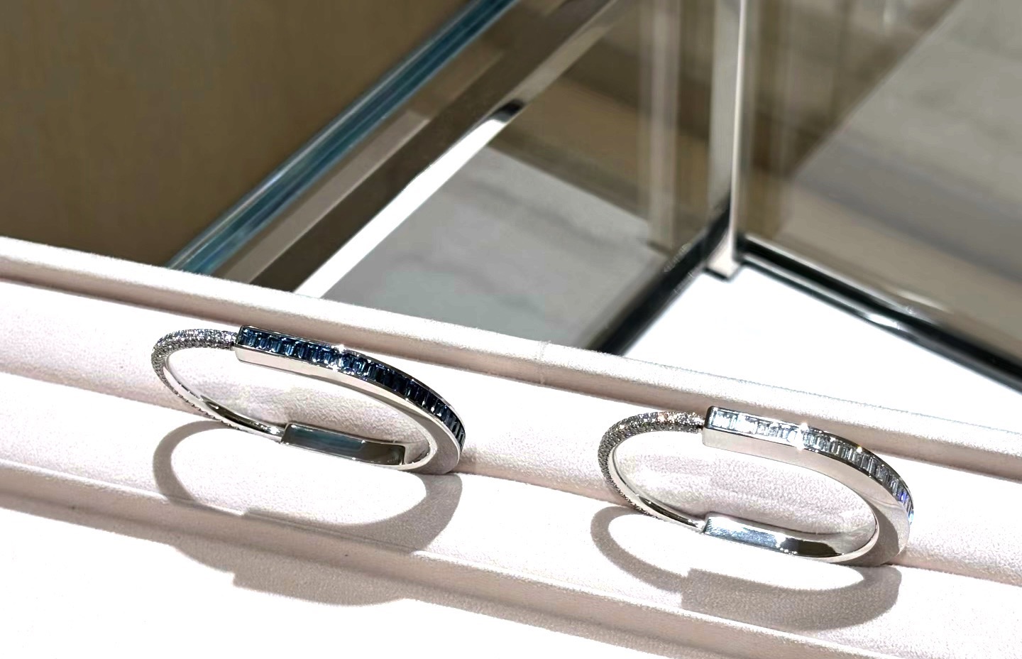 Tiffany & Co. T家 新款火爆登场 U型锁 双色钻手镯 欧美范十足 人手 车床工艺精工打造 材质电镀18k金