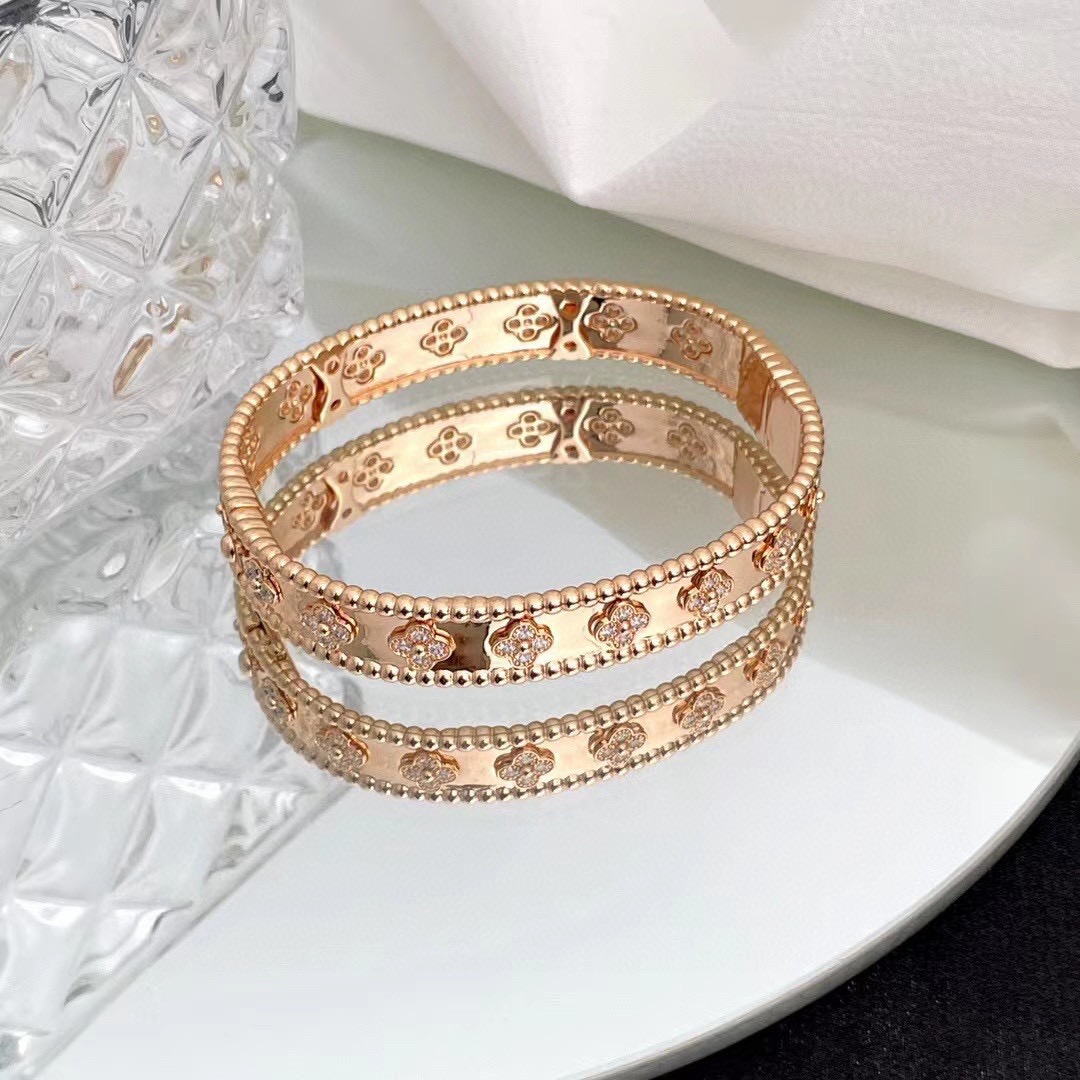 China Replica VCA Jewelry VCAES0402-132