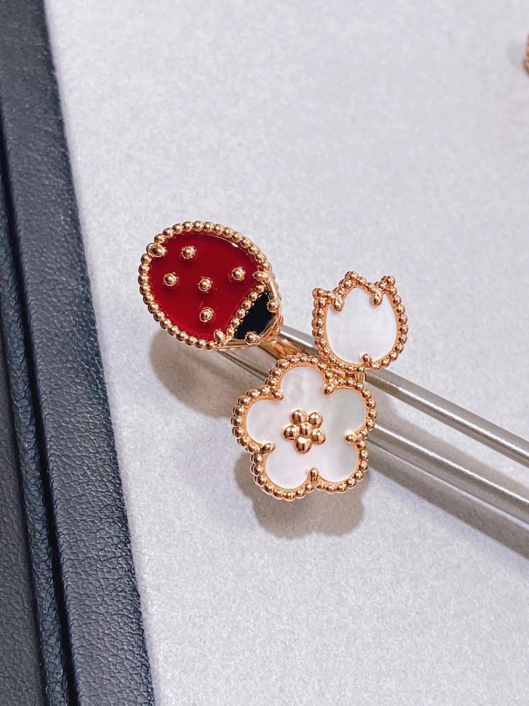 China Replica VCA Jewelry VCAES0402-1961