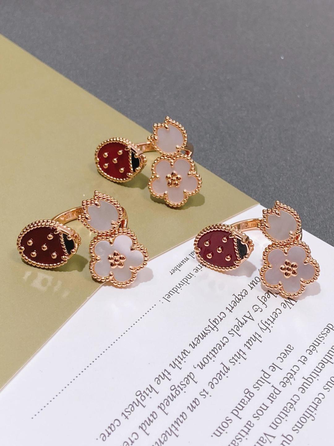 China Replica VCA Jewelry VCAES0402-1961