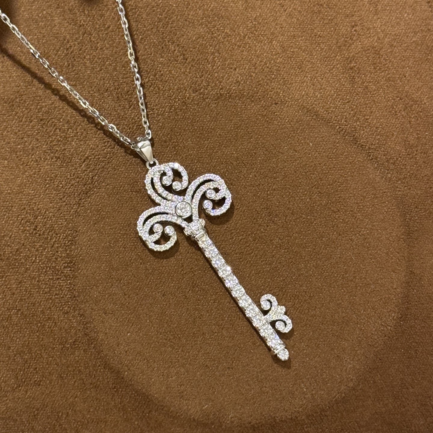 Hermès T家 大号 心形 皇冠 钥匙项链