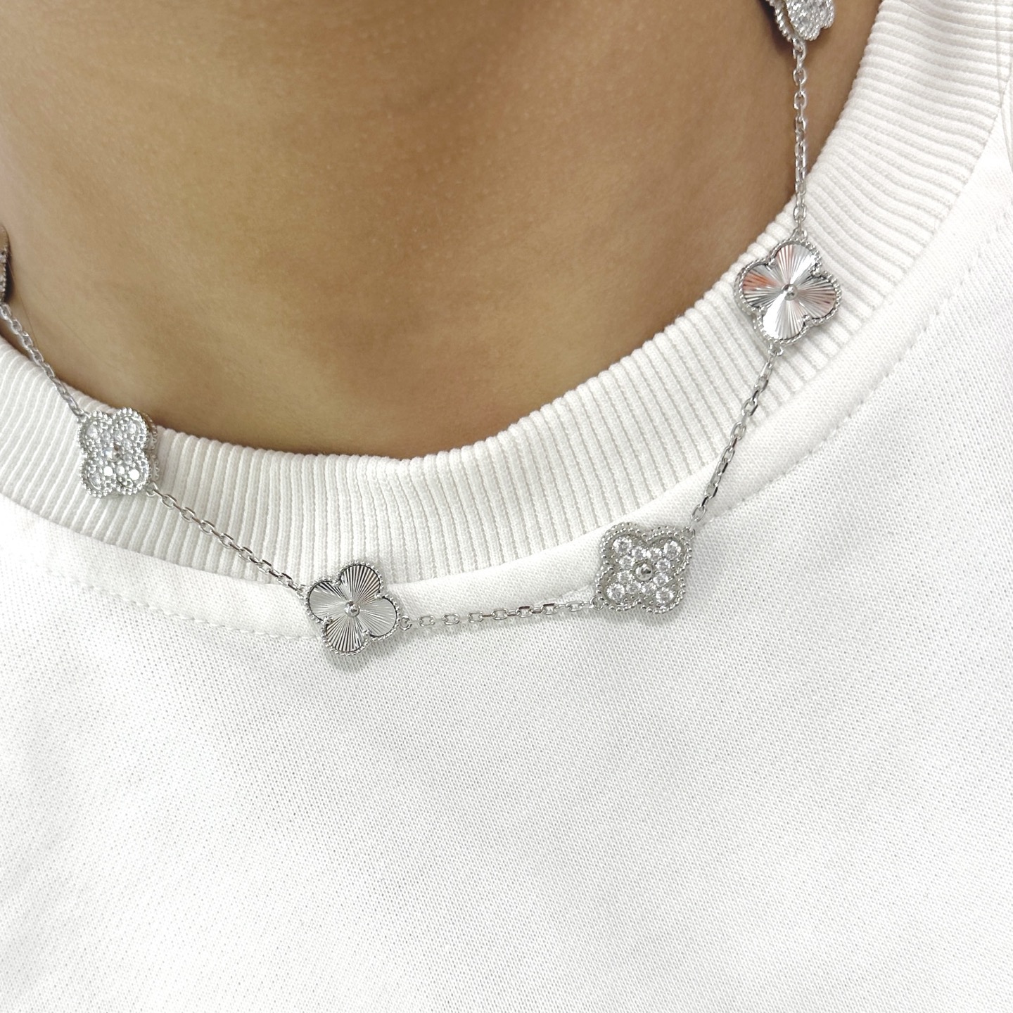 Hermès 梵家 新款 镭射四叶草 间隔满钻