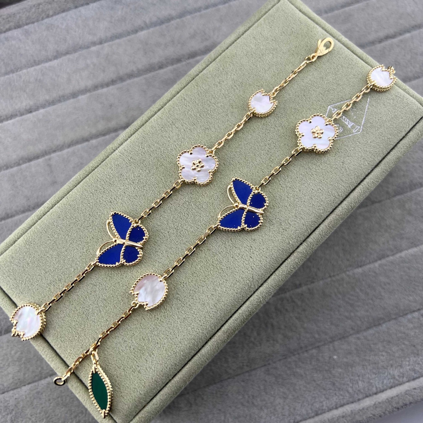 NO:768404,New Van Cleef & Arpels butterfly, flower and leaf combination bracelet, jewelry boutique, van cleef, bracelet19860909新款梵克雅宝 蝴蝶花朵树叶组合手链,饰品精品,van cleef,bracelet,Jewelry