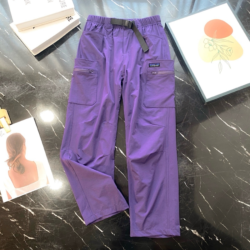 💰150
PATAGONIA/巴塔哥尼亚松紧腰露营宽松休闲裤
弹力防泼水户外休闲裤 微哈款式
尺码：SMLXL 
颜色 ：驼色 紫罗兰 黑色
推荐体重 S码115以内 
                 M码125以内
                  L码135以内
                 xl 150以内
裤子上身体感非常轻盈，采用微弹面料
多口袋设计，腰头橡筋设计配合可调节腰带提高舒适性.宽松版型