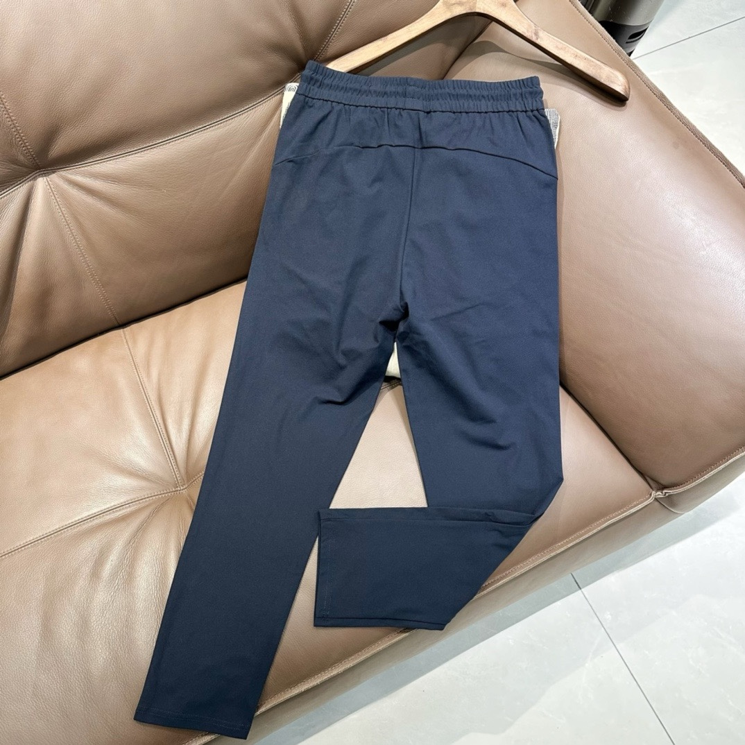 💰125
KOLON SPORT/科隆定制立体小标剪裁休闲长裤
黑色 藏青 中灰
尺码m到5x
百搭长裤上新 秋冬款 威而胜棉 标准版型 面料偏软微弹力 ,吸湿透气,柔软舒适 自然保型
松紧腰围 宽松舒适度自行调节 ,适合日常运动 ,裤子侧缝立体剪裁,屁股弧线条剪裁 简约有型
口袋两侧隐形拉链 不影响美观的同时又保证手机安全 ,细节都是实拍 品质无敌 ,关键上身效果很好 ,显高 百搭 不挑身材 最大可穿200斤
日常休闲穿着 ,户外运动爬山 舒适度透气性非常
M裤长96腰围36松紧拉长74腿围49建议体重115斤左右
L裤长98腰围38松紧拉长78腿围51建议体重135斤左右
Xl裤长100腰围40松紧拉长82腿围53建议体重150斤左右
2xl裤长102腰围42松紧拉长86腿围55建议体重160斤左右
3xl 裤长104腰围44松紧拉长90腿围57建议体重175斤左右
4xl裤长105腰围46松紧拉长94腿围59建议体重185斤左右
5xl裤长106腰围48松紧拉长98腿围61建议体重195斤左右
