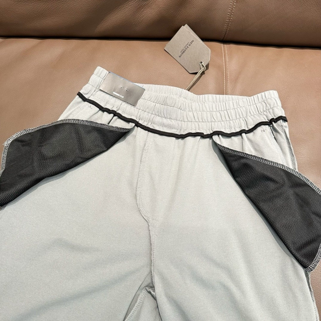 💰125
KOLON SPORT/科隆定制立体小标剪裁休闲长裤
黑色 藏青 中灰
尺码m到5x
百搭长裤上新 秋冬款 威而胜棉 标准版型 面料偏软微弹力 ,吸湿透气,柔软舒适 自然保型
松紧腰围 宽松舒适度自行调节 ,适合日常运动 ,裤子侧缝立体剪裁,屁股弧线条剪裁 简约有型
口袋两侧隐形拉链 不影响美观的同时又保证手机安全 ,细节都是实拍 品质无敌 ,关键上身效果很好 ,显高 百搭 不挑身材 最大可穿200斤
日常休闲穿着 ,户外运动爬山 舒适度透气性非常
M裤长96腰围36松紧拉长74腿围49建议体重115斤左右
L裤长98腰围38松紧拉长78腿围51建议体重135斤左右
Xl裤长100腰围40松紧拉长82腿围53建议体重150斤左右
2xl裤长102腰围42松紧拉长86腿围55建议体重160斤左右
3xl 裤长104腰围44松紧拉长90腿围57建议体重175斤左右
4xl裤长105腰围46松紧拉长94腿围59建议体重185斤左右
5xl裤长106腰围48松紧拉长98腿围61建议体重195斤左右