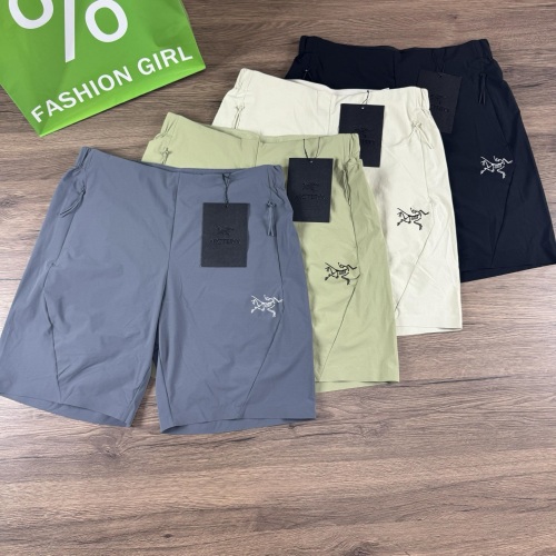 מכנסיים מקוצרים Arc'teryx מכנסיים נוחים ומושלמים 1 מכנסיים מקוצרים Arc’teryx מכנסיים נוחים ומושלמים