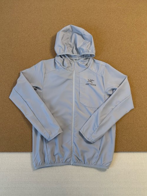 Arc'teryx Lightweight Hooded Sun Protection Jacket - Perfect for Outdoor Activities 1 Arc’teryx Lightweight Hooded Sun Protection Jacket – Perfect for Outdoor Activities