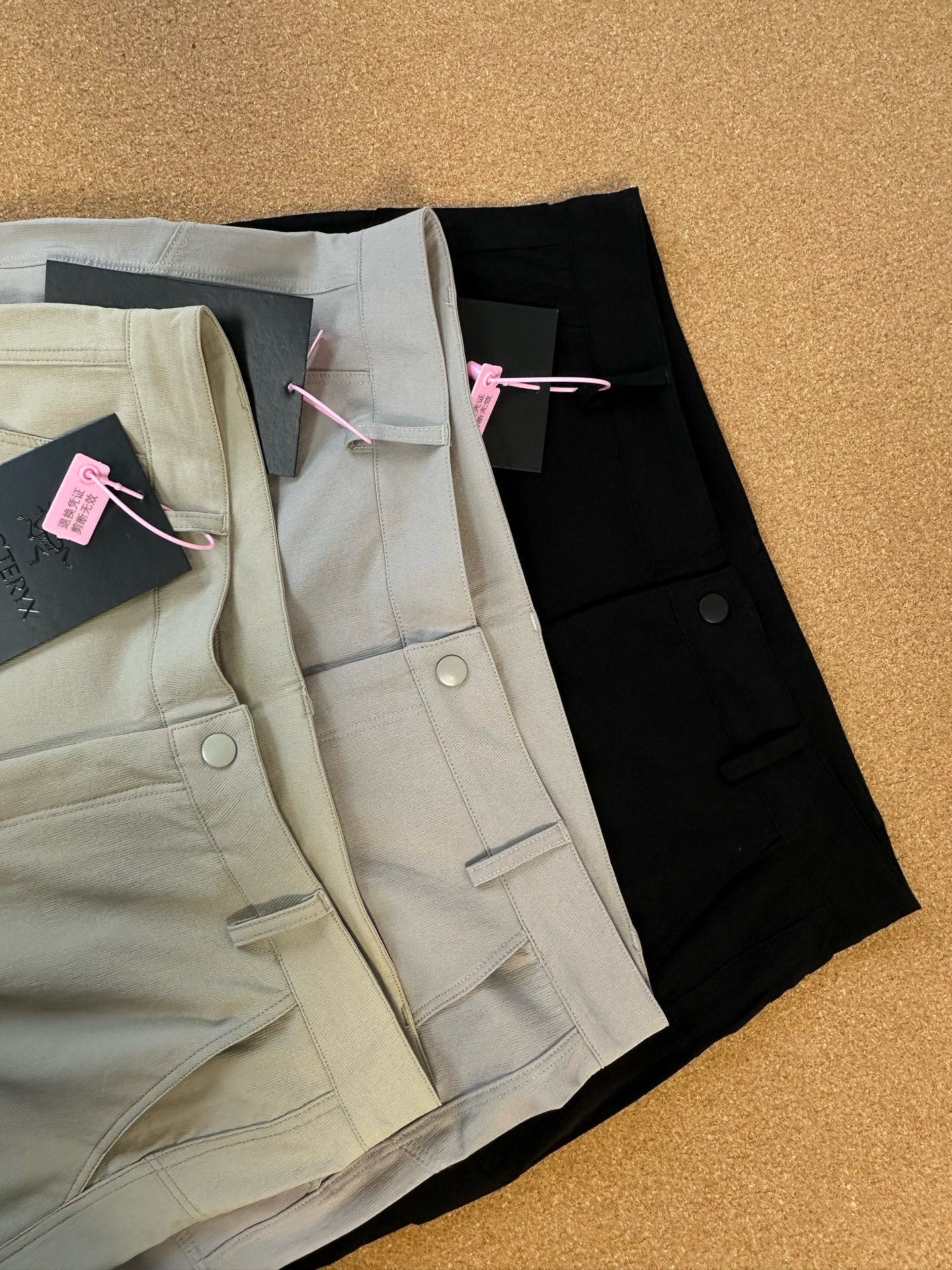 Pantalones Cargo Rectos Arcteryx: Comodidad y Estilo para Actividades al Aire Libre 6 i1748259319724 6891 0 4