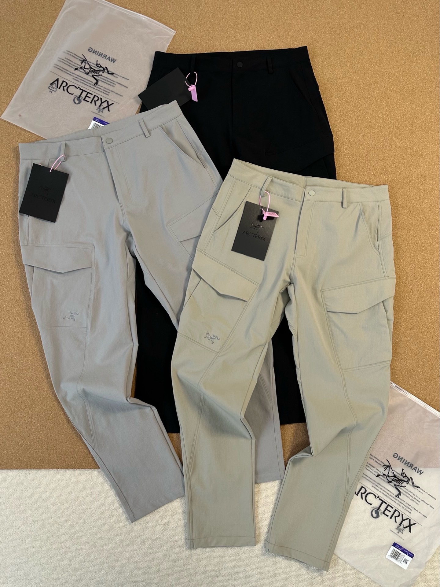 Pantalones Cargo Rectos Arcteryx: Comodidad y Estilo para Actividades al Aire Libre 5 i1748259319747 7261 0 3