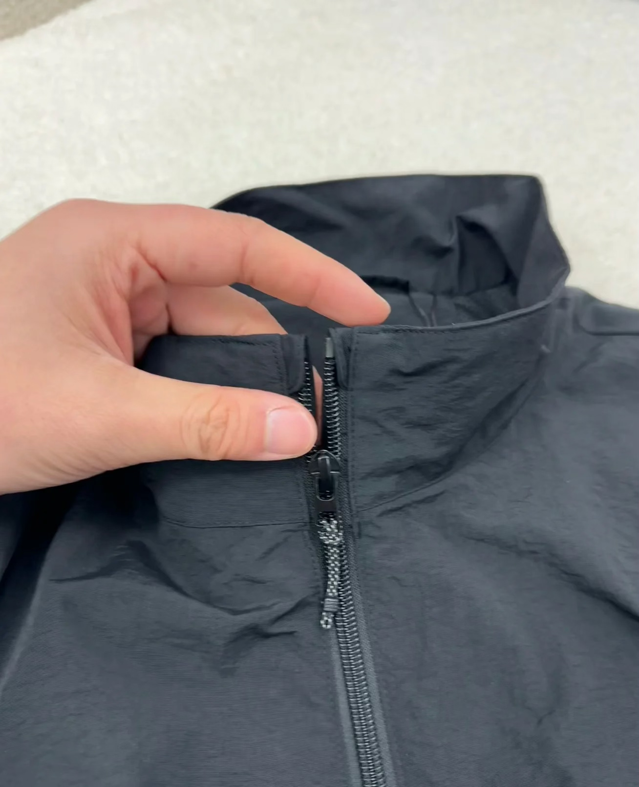Chaleco Militar Arcteryx con Cremallera Inclinada y Diseño Funcional 7 i1748439039253 4062 0 5
