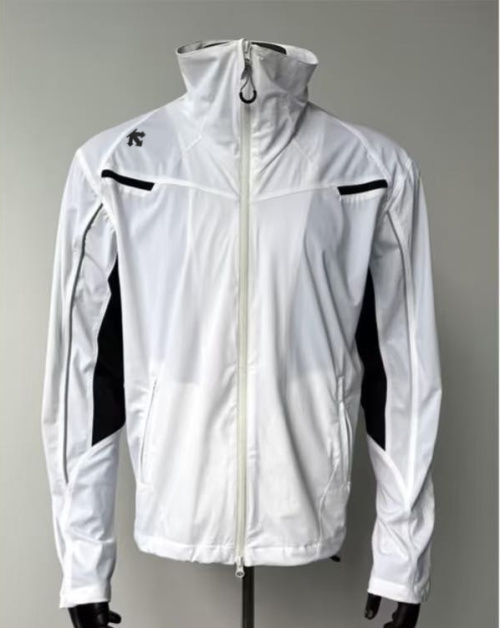 Descente Training Series Couple Style Sunscreen Jacket - Breathable & Stylish 1 Descente Training Series Couple Style Sunscreen Jacket – Breathable & Stylish