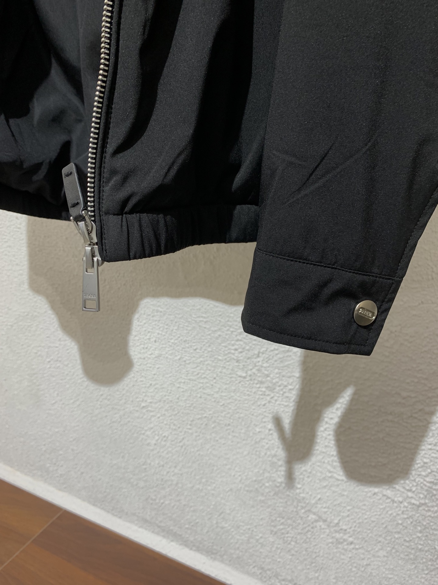 上新🔥ZG杰尼*亚 经典立领轻薄款棉服外套，开模定制五金辅料、三标齐，整体简单大方、采用100%聚酯纤维