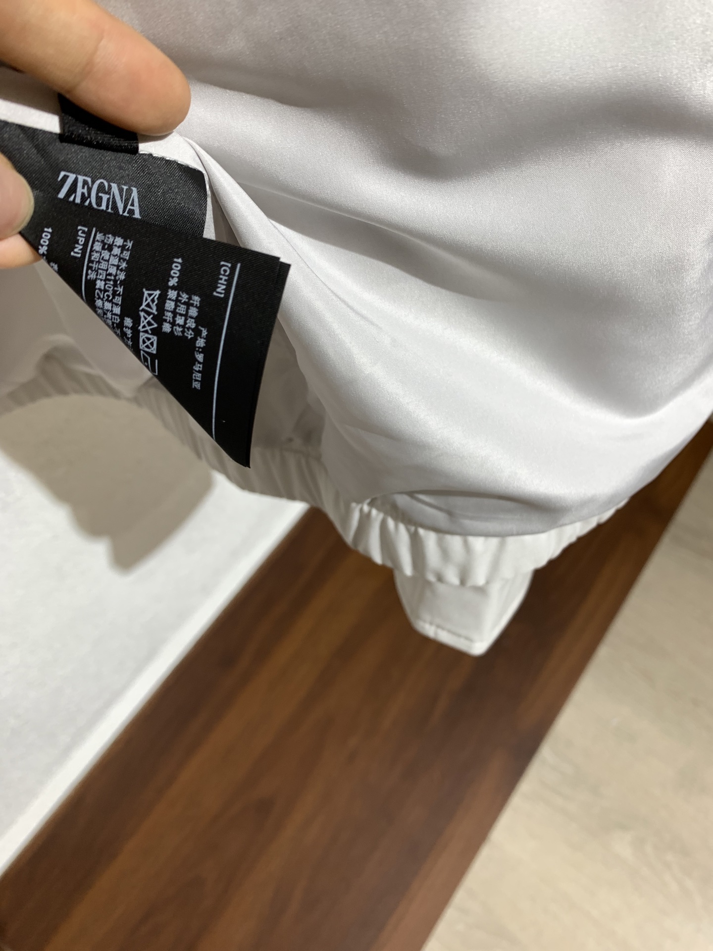 上新🔥ZG杰尼*亚 经典立领轻薄款棉服外套，开模定制五金辅料、三标齐，整体简单大方、采用100%聚酯纤维