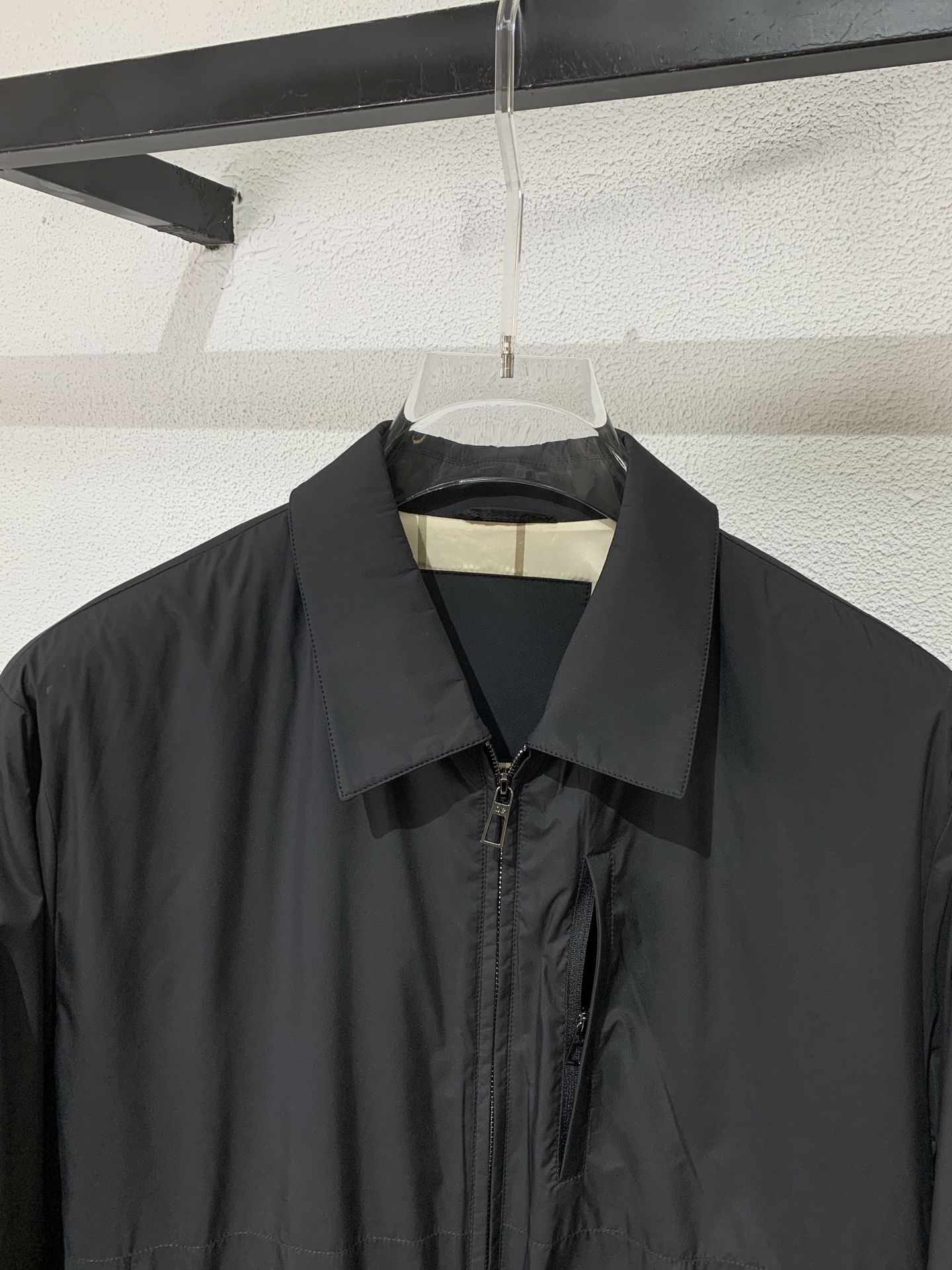 “Black and Brick Red Clothing Collection: 48-56 Sizes, Fast Delivery” - 图片 4